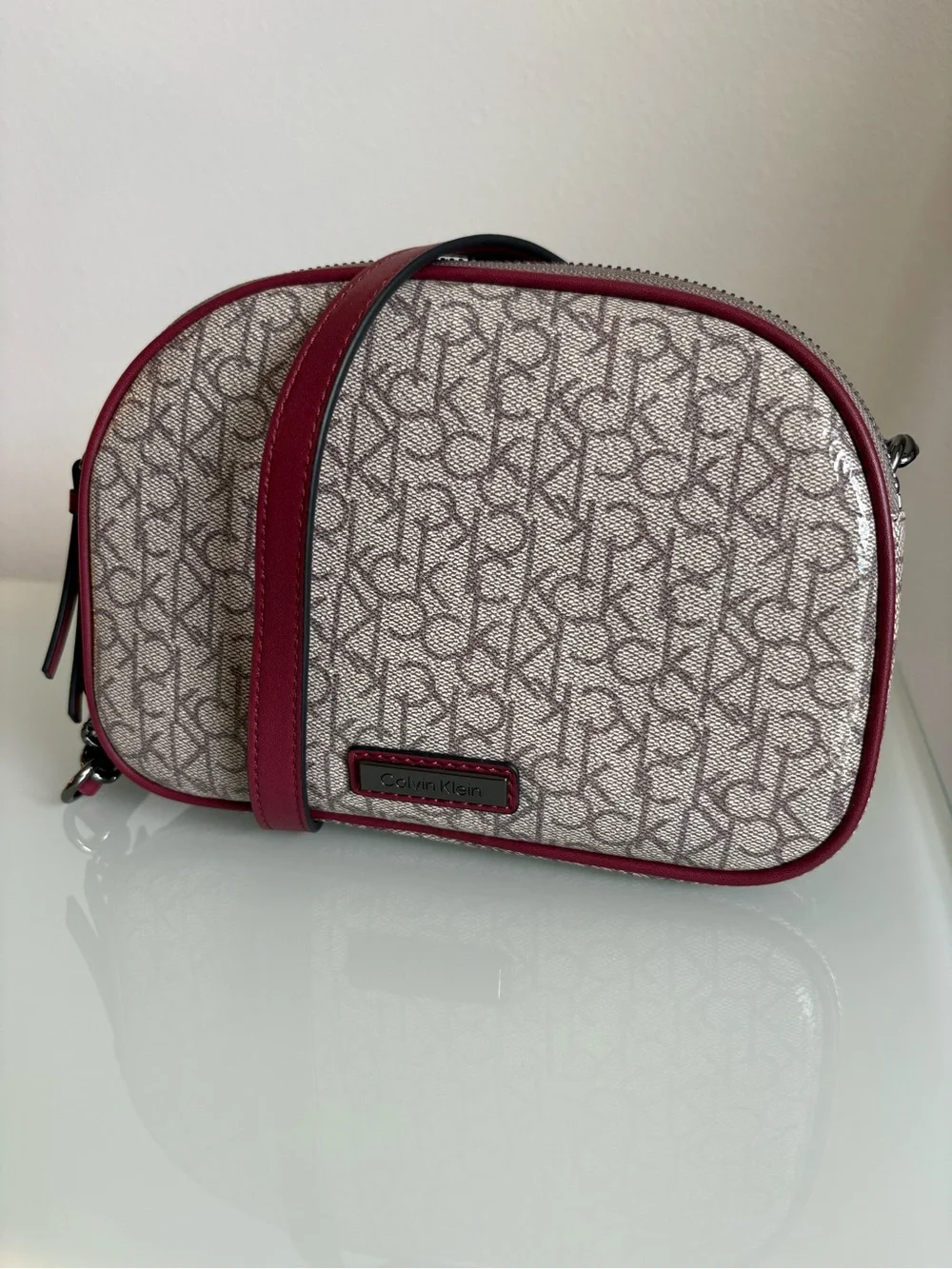 Calvin Klein Cream Monogram Crossbody with Red Trim - Picture 3 of 11